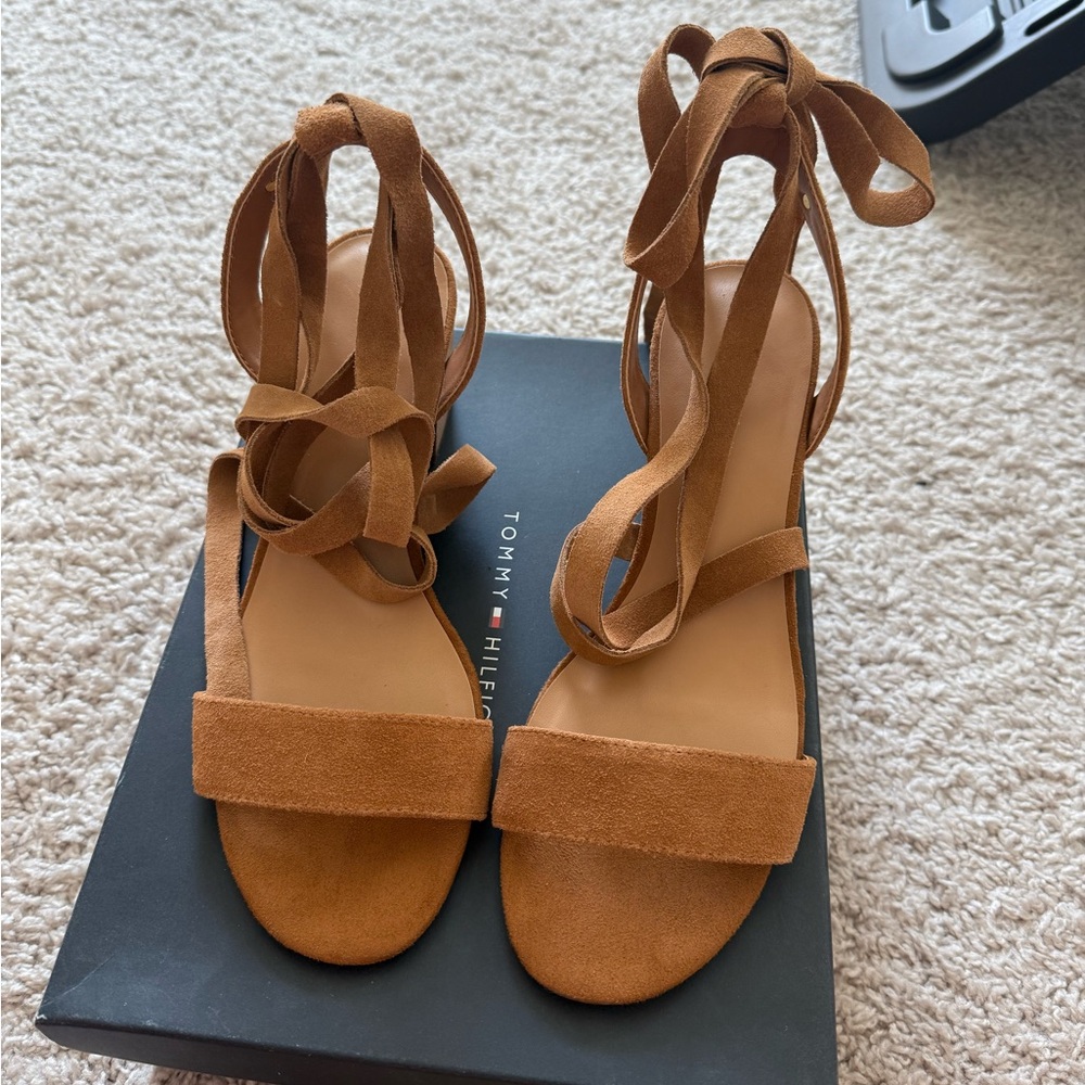 Tommy Hilfiger Women's Brown Suede Lace-Up Sandals